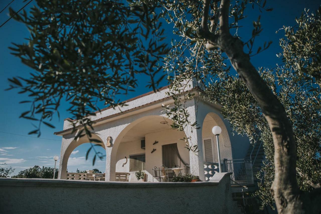 Paradiso Villa ออสตูนี ภายนอก รูปภาพ