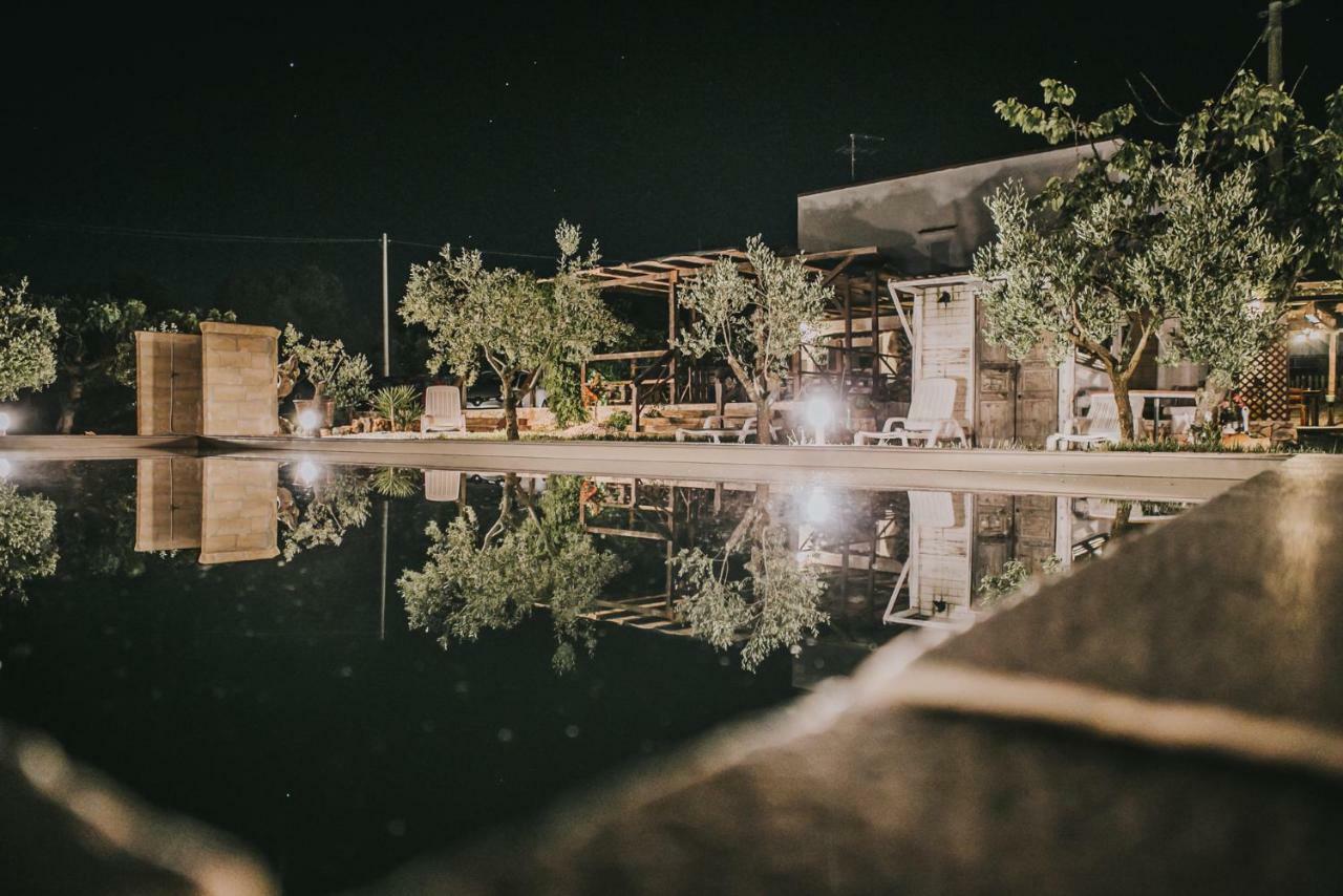 Paradiso Villa ออสตูนี ภายนอก รูปภาพ